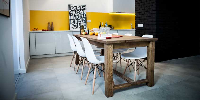 Blogerka O Zebrze poleca drewniane stoły Seart