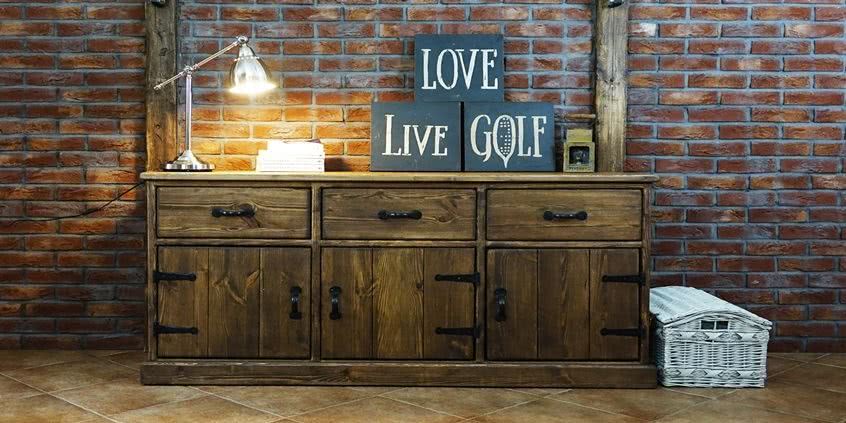 Ciemne, drewniane meble i komody do salonu