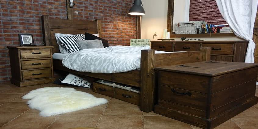 Kufer i skrzynia jako ława do siedzenia i nie tylko