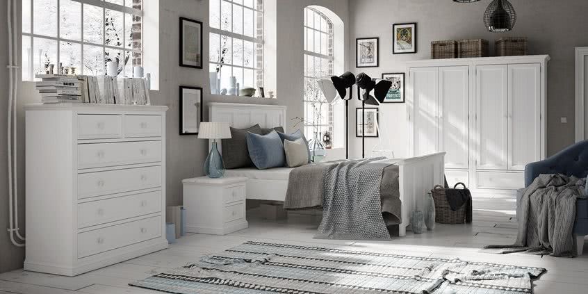 Dlaczego warto wybrać meble prowansalskie do sypialni?