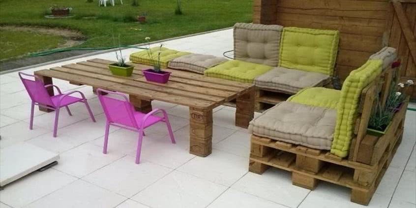 Jak wykorzystać palety w ogrodzie?