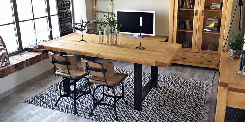 Stół z drewna – na co zwracać uwagę?