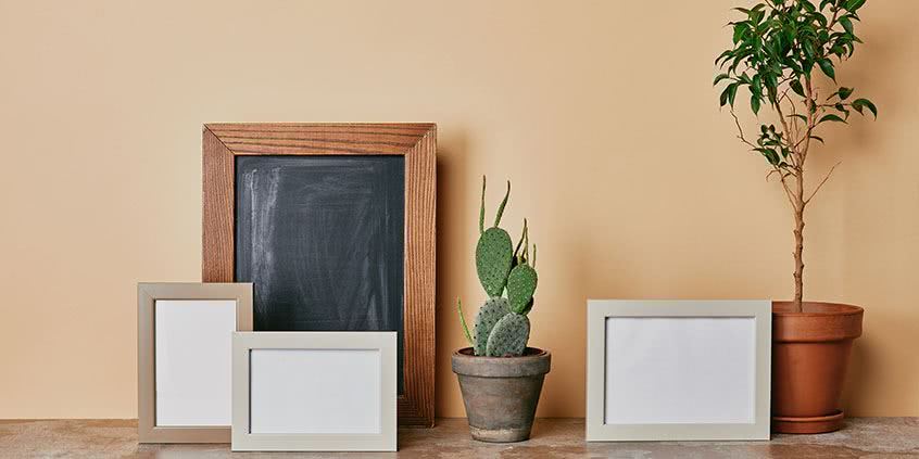 Staré rámy od obrazů nevyhazujte! Máme několik tipů jak je využít